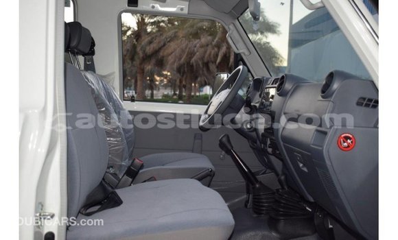 Buy Import Toyota Land Cruiser White Car in Import - Dubai in Anse-la-Raye Buy Import Toyota Land Cruiser White Car in Import - Dubai in Anse-la-Raye