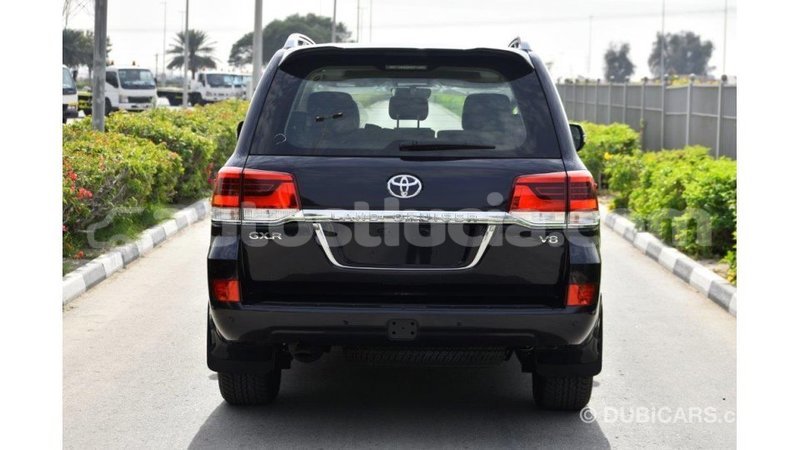 Big with watermark toyota land cruiser anse la raye import dubai 1847