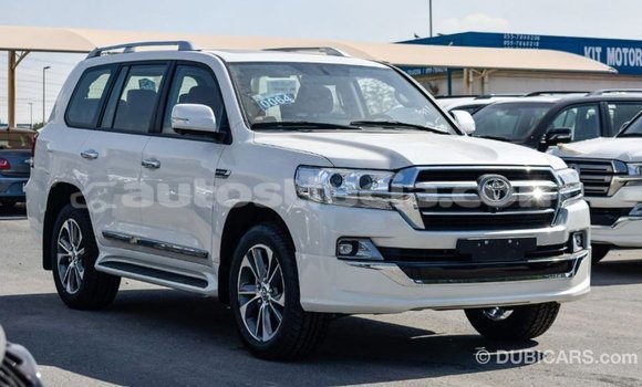 Acheter Import Voiture Toyota Land Cruiser Blanc à Import - Dubai, Anse-la-Raye Acheter Import Voiture Toyota Land Cruiser Blanc à Import - Dubai, Anse-la-Raye