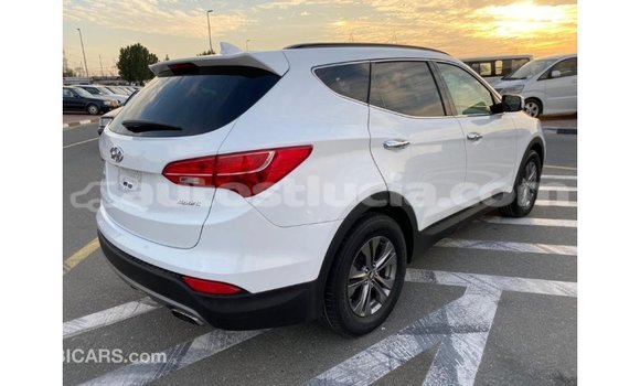 Buy Import Hyundai Santa Fe White Car in Import - Dubai in Anse-la-Raye Buy Import Hyundai Santa Fe White Car in Import - Dubai in Anse-la-Raye