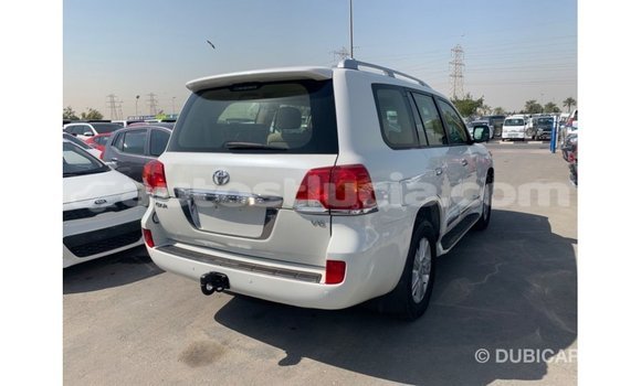 Acheter Import Voiture Toyota Land Cruiser Blanc à Import - Dubai, Anse-la-Raye Acheter Import Voiture Toyota Land Cruiser Blanc à Import - Dubai, Anse-la-Raye