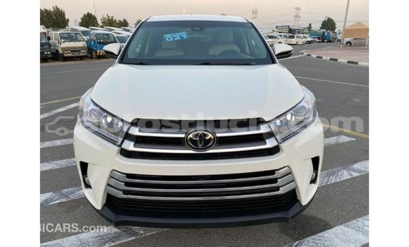 Buy Import Toyota Highlander White Car in Import - Dubai in Anse-la-Raye Buy Import Toyota Highlander White Car in Import - Dubai in Anse-la-Raye