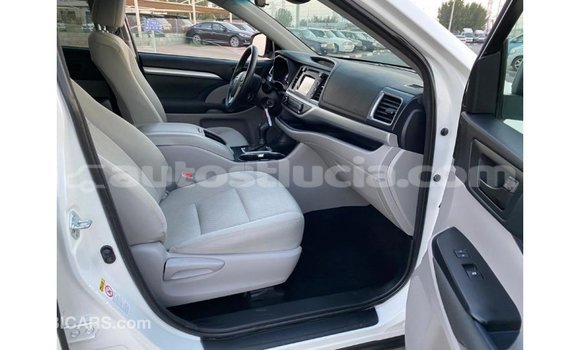 Buy Import Toyota Highlander White Car in Import - Dubai in Anse-la-Raye Buy Import Toyota Highlander White Car in Import - Dubai in Anse-la-Raye