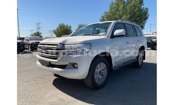 Buy Import Toyota Land Cruiser White Car in Import - Dubai in Anse-la-Raye Buy Import Toyota Land Cruiser White Car in Import - Dubai in Anse-la-Raye