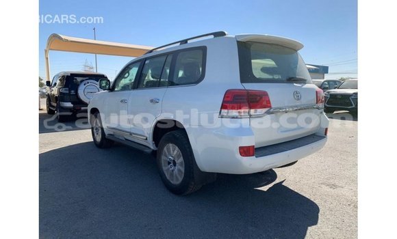 Buy Import Toyota Land Cruiser White Car in Import - Dubai in Anse-la-Raye Buy Import Toyota Land Cruiser White Car in Import - Dubai in Anse-la-Raye