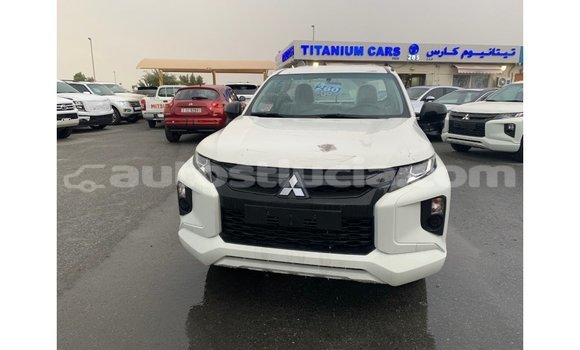 Buy Import Mitsubishi L200 White Car in Import - Dubai in Anse-la-Raye Buy Import Mitsubishi L200 White Car in Import - Dubai in Anse-la-Raye