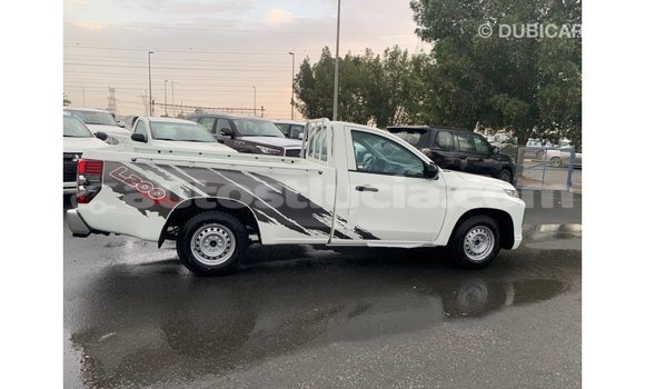 Buy Import Mitsubishi L200 White Car in Import - Dubai in Anse-la-Raye Buy Import Mitsubishi L200 White Car in Import - Dubai in Anse-la-Raye