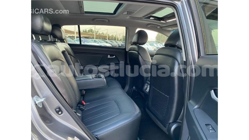 Big with watermark kia sportage anse la raye import dubai 1881