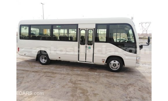 Acheter Import Voiture Toyota Coaster Blanc à Import - Dubai, Anse-la-Raye Acheter Import Voiture Toyota Coaster Blanc à Import - Dubai, Anse-la-Raye
