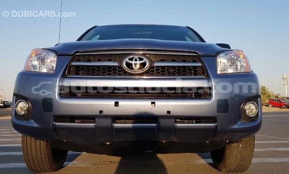 Buy Import Toyota HiAce Blue Truck in Import - Dubai in Anse-la-Raye Buy Import Toyota HiAce Blue Truck in Import - Dubai in Anse-la-Raye