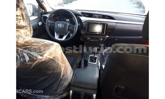 Acheter Import Voiture Toyota Hilux Rouge à Import - Dubai, Anse-la-Raye Acheter Import Voiture Toyota Hilux Rouge à Import - Dubai, Anse-la-Raye