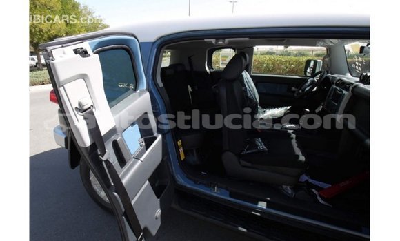 Acheter Import Voiture Toyota FJ Cruiser Bleu à Import - Dubai, Anse-la-Raye Acheter Import Voiture Toyota FJ Cruiser Bleu à Import - Dubai, Anse-la-Raye
