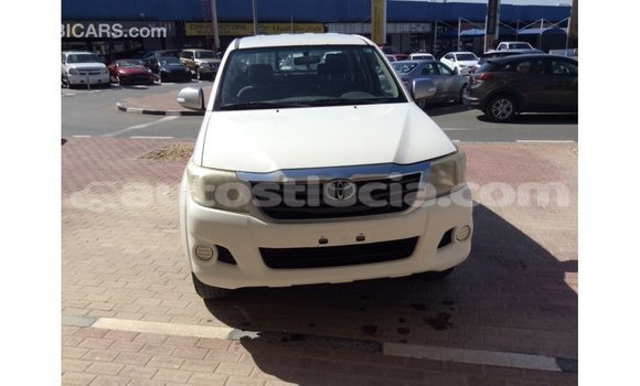 Buy Import Toyota Hilux White Car in Import - Dubai in Anse-la-Raye Buy Import Toyota Hilux White Car in Import - Dubai in Anse-la-Raye