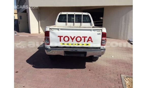 Buy Import Toyota Hilux White Car in Import - Dubai in Anse-la-Raye Buy Import Toyota Hilux White Car in Import - Dubai in Anse-la-Raye