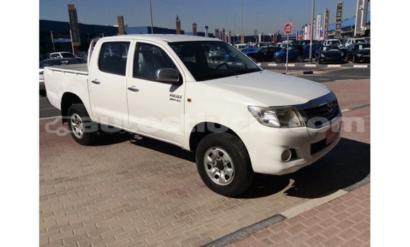 Buy Import Toyota Hilux White Car in Import - Dubai in Anse-la-Raye Buy Import Toyota Hilux White Car in Import - Dubai in Anse-la-Raye