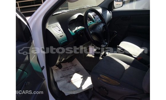 Buy Import Toyota Hilux White Car in Import - Dubai in Anse-la-Raye Buy Import Toyota Hilux White Car in Import - Dubai in Anse-la-Raye
