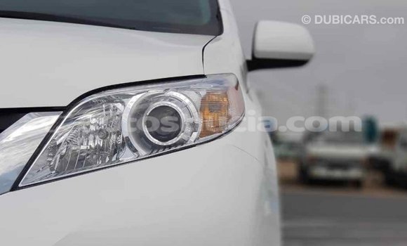 Buy Import Toyota Sienna White Car in Import - Dubai in Anse-la-Raye Buy Import Toyota Sienna White Car in Import - Dubai in Anse-la-Raye
