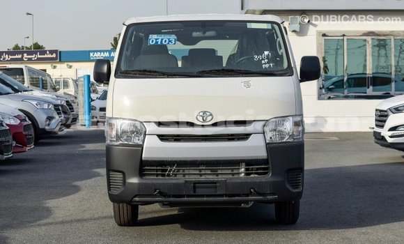 Acheter Import Voiture Toyota Hiace Blanc à Import - Dubai, Anse-la-Raye Acheter Import Voiture Toyota Hiace Blanc à Import - Dubai, Anse-la-Raye