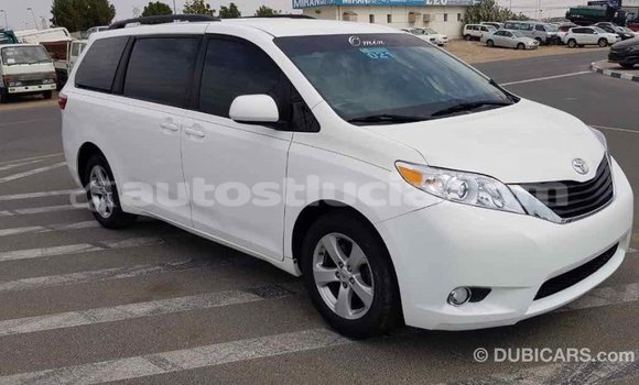 Buy Import Toyota Sienna White Car in Import - Dubai in Anse-la-Raye Buy Import Toyota Sienna White Car in Import - Dubai in Anse-la-Raye