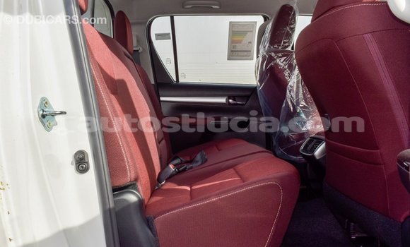 Buy Import Toyota Hilux White Car in Import - Dubai in Anse-la-Raye Buy Import Toyota Hilux White Car in Import - Dubai in Anse-la-Raye