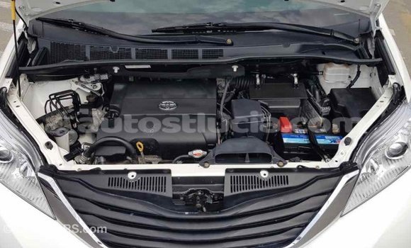 Buy Import Toyota Sienna White Car in Import - Dubai in Anse-la-Raye Buy Import Toyota Sienna White Car in Import - Dubai in Anse-la-Raye