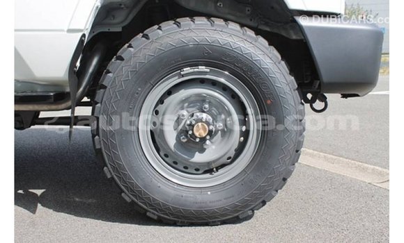 Buy Import Toyota Land Cruiser White Car in Import - Dubai in Anse-la-Raye Buy Import Toyota Land Cruiser White Car in Import - Dubai in Anse-la-Raye
