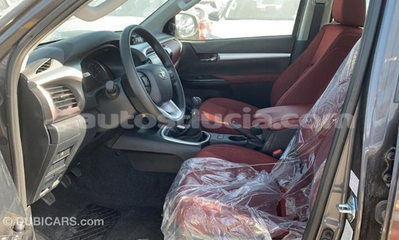 Acheter Import Voiture Toyota Hilux Autre à Import - Dubai, Anse-la-Raye Acheter Import Voiture Toyota Hilux Autre à Import - Dubai, Anse-la-Raye