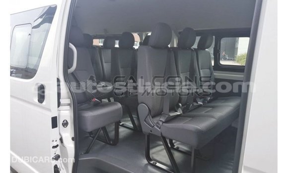 Acheter Import Voiture Toyota Hiace Blanc à Import - Dubai, Anse-la-Raye Acheter Import Voiture Toyota Hiace Blanc à Import - Dubai, Anse-la-Raye