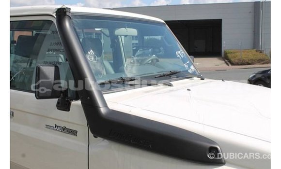 Acheter Import Voiture Toyota Land Cruiser Blanc à Import - Dubai, Anse-la-Raye Acheter Import Voiture Toyota Land Cruiser Blanc à Import - Dubai, Anse-la-Raye