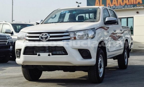 Acheter Import Voiture Toyota Hilux Blanc à Import - Dubai, Anse-la-Raye Acheter Import Voiture Toyota Hilux Blanc à Import - Dubai, Anse-la-Raye