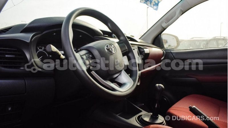 Big with watermark toyota hilux anse la raye import dubai 1986
