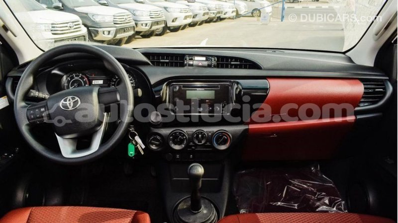 Big with watermark toyota hilux anse la raye import dubai 1986