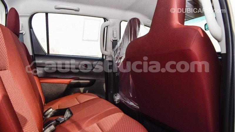 Big with watermark toyota hilux anse la raye import dubai 1986