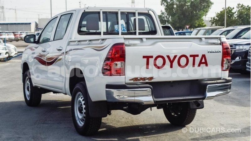 Big with watermark toyota hilux anse la raye import dubai 1986