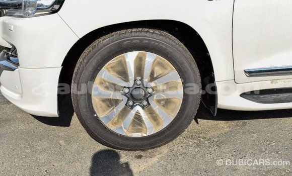 Buy Import Toyota Land Cruiser White Car in Import - Dubai in Anse-la-Raye Buy Import Toyota Land Cruiser White Car in Import - Dubai in Anse-la-Raye