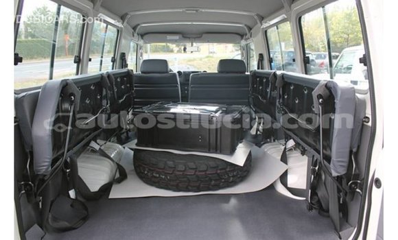 Buy Import Toyota Land Cruiser White Car in Import - Dubai in Anse-la-Raye Buy Import Toyota Land Cruiser White Car in Import - Dubai in Anse-la-Raye