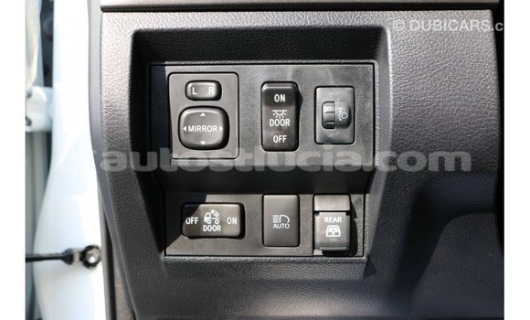 Acheter Import Voiture Toyota Tundra Blanc à Import - Dubai, Anse-la-Raye Acheter Import Voiture Toyota Tundra Blanc à Import - Dubai, Anse-la-Raye