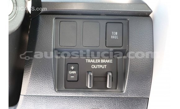 Acheter Import Voiture Toyota Tundra Blanc à Import - Dubai, Anse-la-Raye Acheter Import Voiture Toyota Tundra Blanc à Import - Dubai, Anse-la-Raye