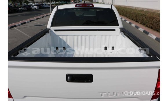 Acheter Import Voiture Toyota Tundra Blanc à Import - Dubai, Anse-la-Raye Acheter Import Voiture Toyota Tundra Blanc à Import - Dubai, Anse-la-Raye