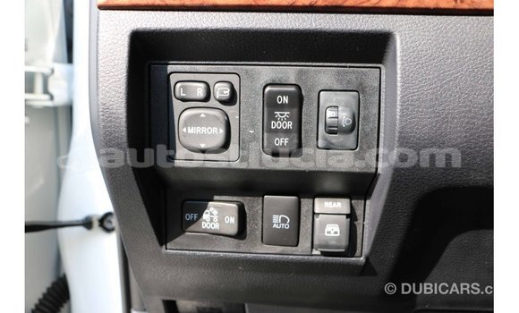 Buy Import Toyota Tundra White Car in Import - Dubai in Anse-la-Raye Buy Import Toyota Tundra White Car in Import - Dubai in Anse-la-Raye