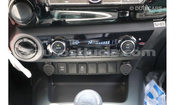 Buy Import Toyota Hilux White Car in Import - Dubai in Anse-la-Raye Buy Import Toyota Hilux White Car in Import - Dubai in Anse-la-Raye