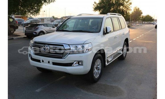 Buy Import Toyota Land Cruiser White Car in Import - Dubai in Anse-la-Raye Buy Import Toyota Land Cruiser White Car in Import - Dubai in Anse-la-Raye