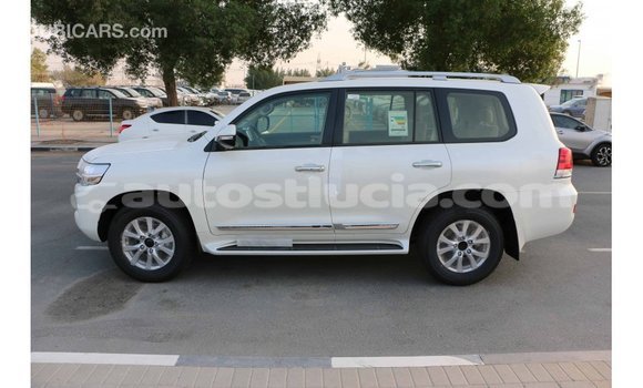 Buy Import Toyota Land Cruiser White Car in Import - Dubai in Anse-la-Raye Buy Import Toyota Land Cruiser White Car in Import - Dubai in Anse-la-Raye