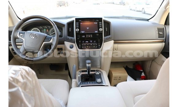 Buy Import Toyota Land Cruiser White Car in Import - Dubai in Anse-la-Raye Buy Import Toyota Land Cruiser White Car in Import - Dubai in Anse-la-Raye