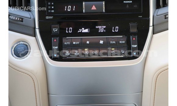 Buy Import Toyota Land Cruiser White Car in Import - Dubai in Anse-la-Raye Buy Import Toyota Land Cruiser White Car in Import - Dubai in Anse-la-Raye