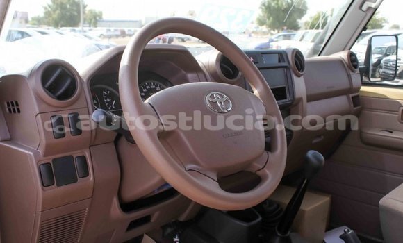 Buy Import Toyota Land Cruiser Beige Car in Import - Dubai in Anse-la-Raye Buy Import Toyota Land Cruiser Beige Car in Import - Dubai in Anse-la-Raye