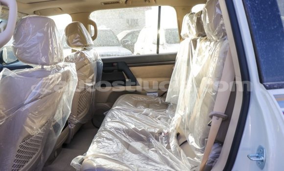 Buy Import Toyota Land Cruiser White Car in Import - Dubai in Anse-la-Raye Buy Import Toyota Land Cruiser White Car in Import - Dubai in Anse-la-Raye