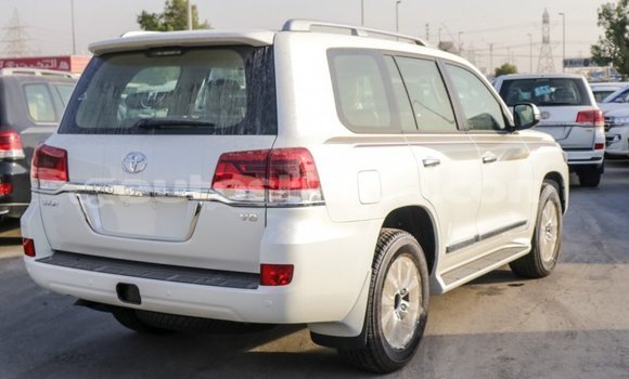 Buy Import Toyota Land Cruiser White Car in Import - Dubai in Anse-la-Raye Buy Import Toyota Land Cruiser White Car in Import - Dubai in Anse-la-Raye