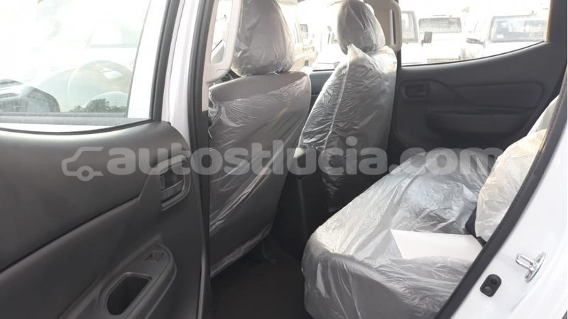 Big with watermark mitsubishi l200 anse la raye import dubai 2042