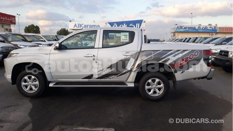 Big with watermark mitsubishi l200 anse la raye import dubai 2042